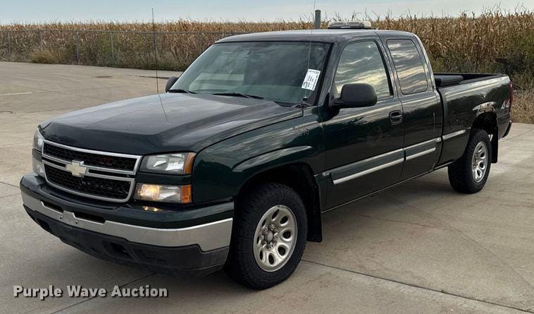2006 Chevrolet 1500 Equipment Image0
