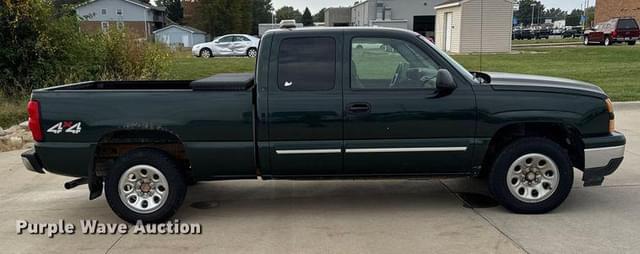 Image of Chevrolet 1500 equipment image 3