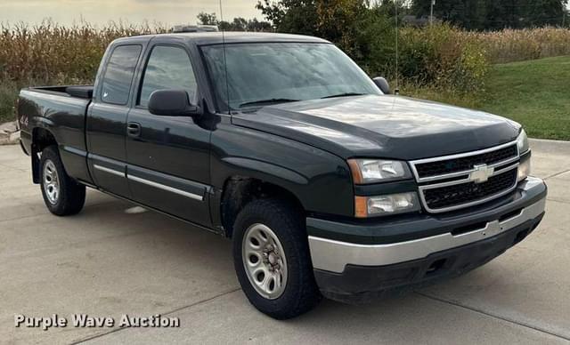 Image of Chevrolet 1500 equipment image 2
