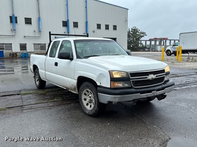 Image of Chevrolet 1500 equipment image 2