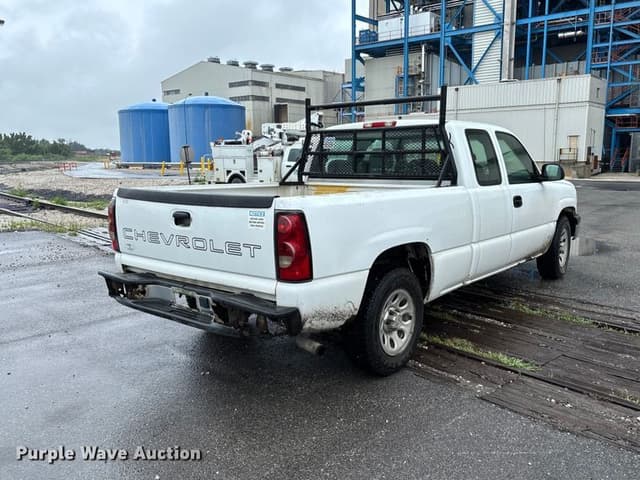 Image of Chevrolet 1500 equipment image 4