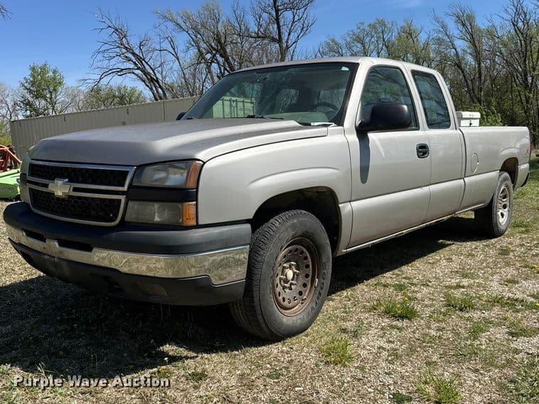 Image of Chevrolet Silverado Primary image