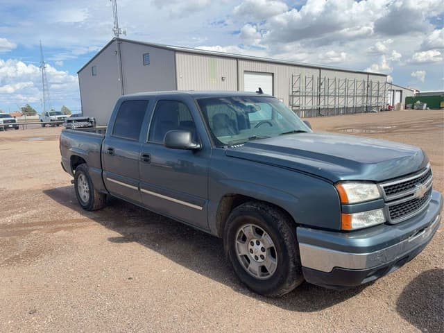 Image of Chevrolet 1500 equipment image 1