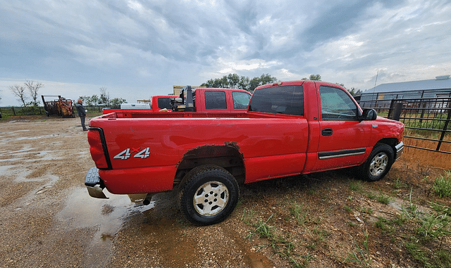 Image of Chevrolet 1500 equipment image 2