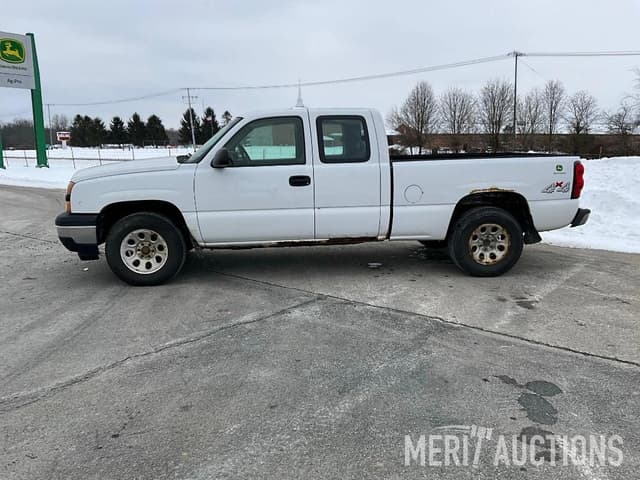 Image of Chevrolet 1500 equipment image 1