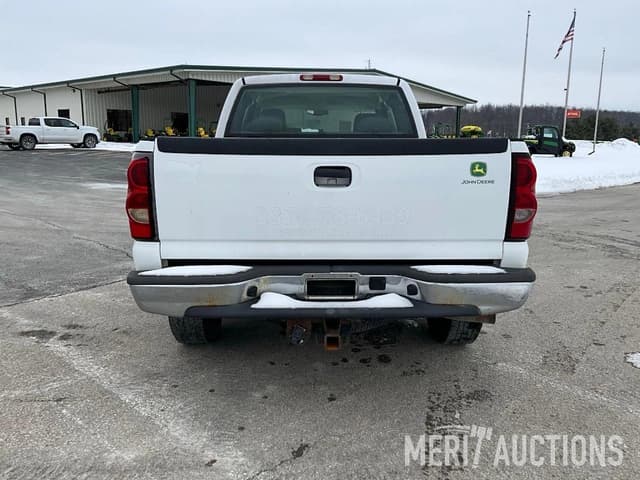 Image of Chevrolet 1500 equipment image 3