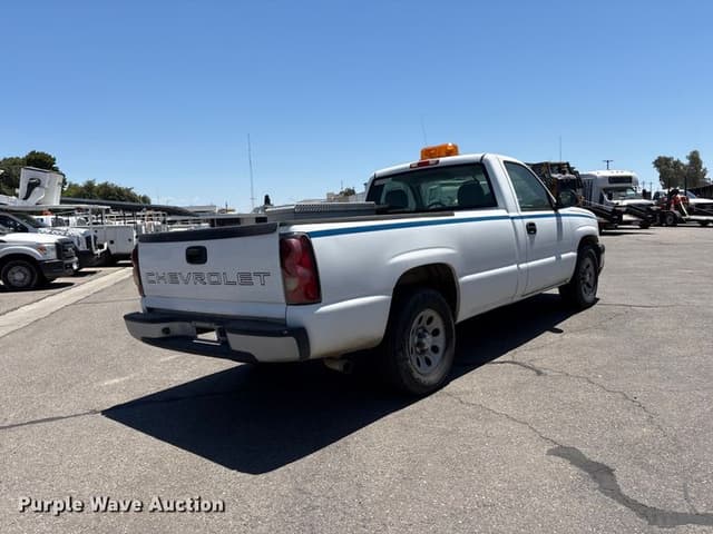 Image of Chevrolet 1500 equipment image 4