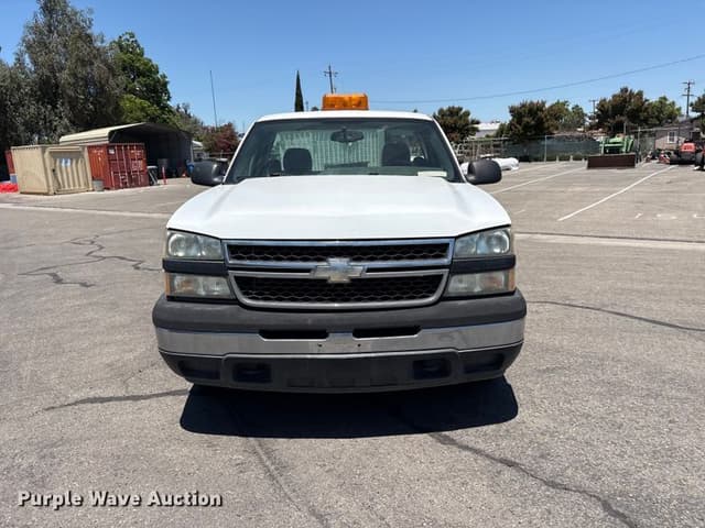 Image of Chevrolet 1500 equipment image 1