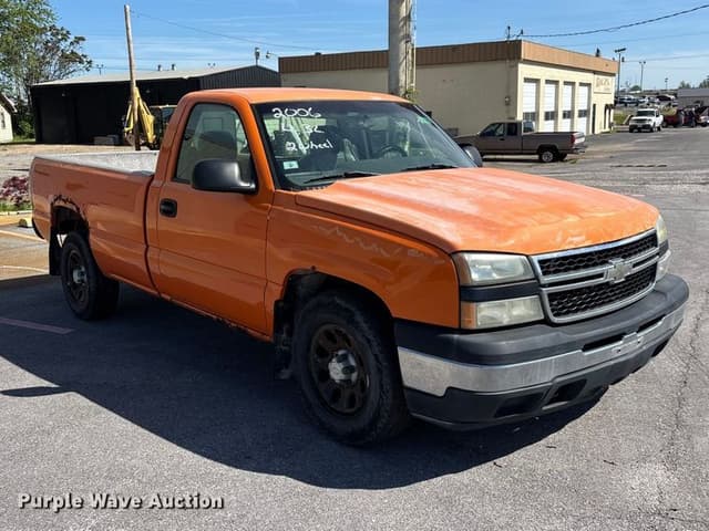Image of Chevrolet 1500 equipment image 2