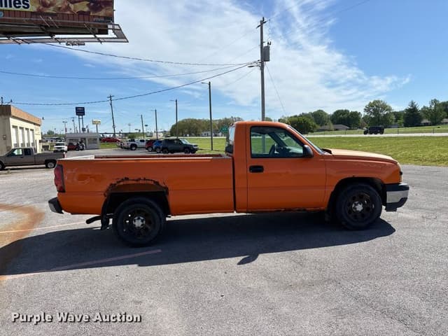 Image of Chevrolet 1500 equipment image 3
