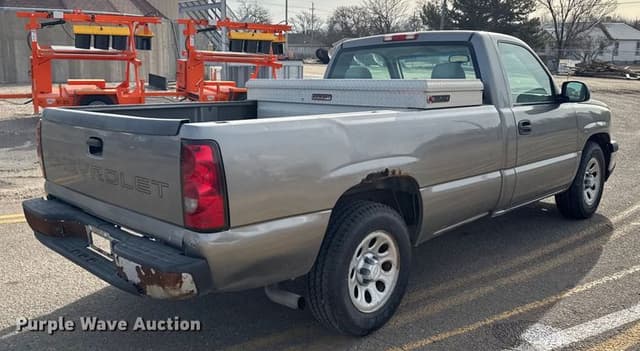 Image of Chevrolet 1500 equipment image 4