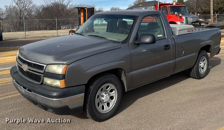 2006 Chevrolet 1500 Equipment Image0