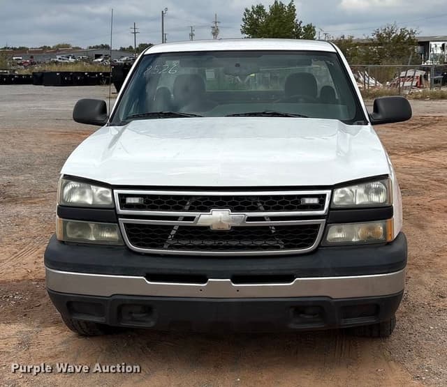 Image of Chevrolet 1500 equipment image 1