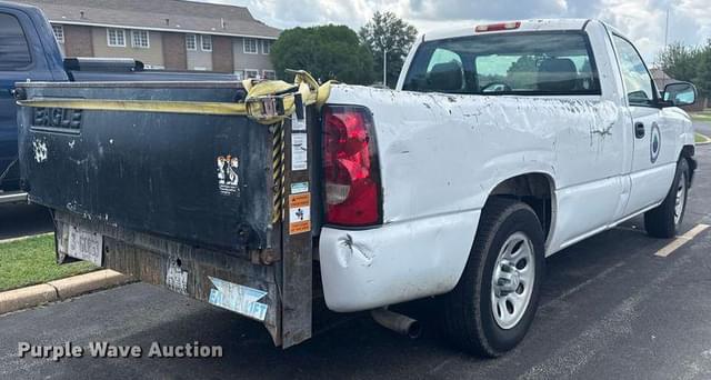 Image of Chevrolet 1500 equipment image 4