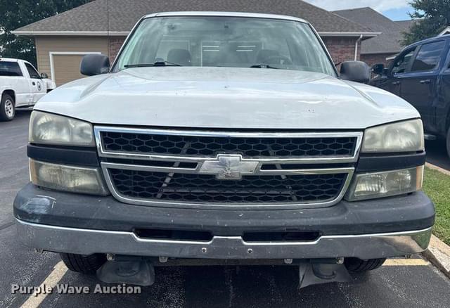 Image of Chevrolet 1500 equipment image 1