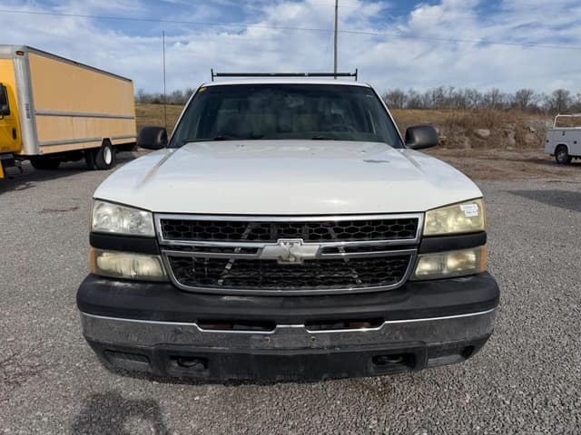 Image of Chevrolet 1500 equipment image 1