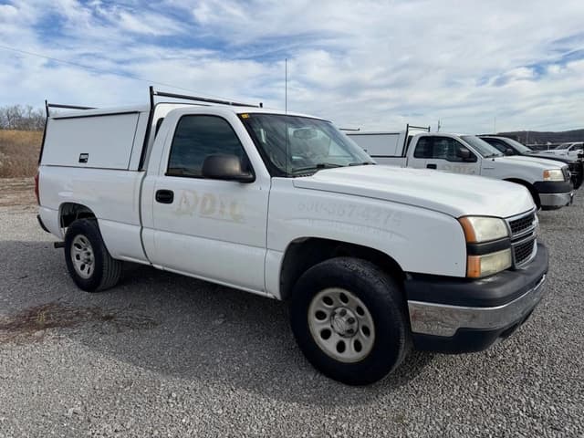 Image of Chevrolet 1500 equipment image 2