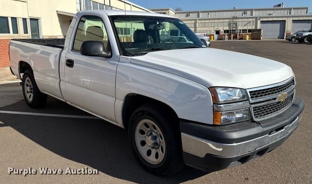 Image of Chevrolet 1500 equipment image 2