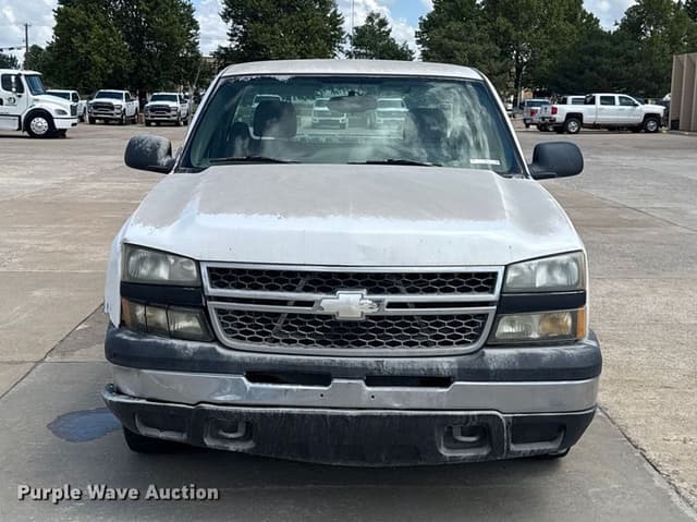 Image of Chevrolet 1500 equipment image 1