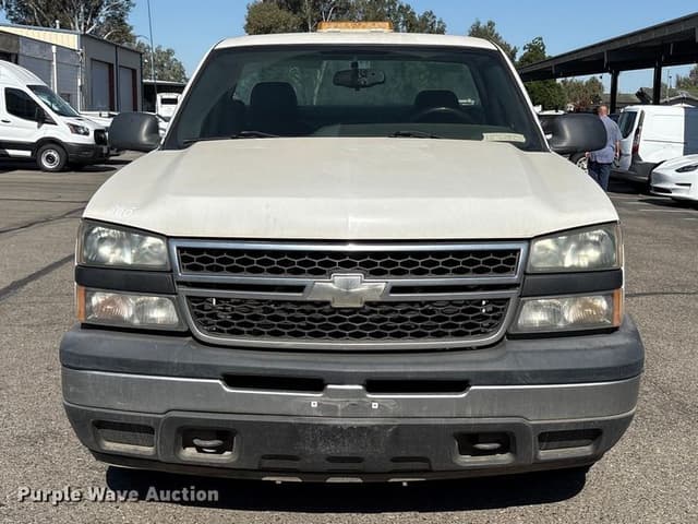 Image of Chevrolet 1500 equipment image 1