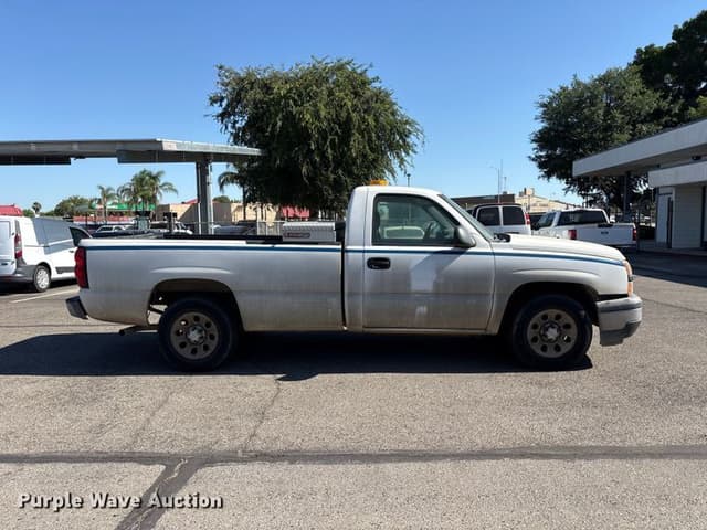Image of Chevrolet 1500 equipment image 3