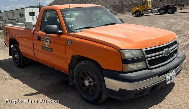 Image of Chevrolet 1500 equipment image 2