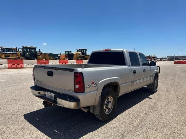 Image of Chevrolet 1500HD equipment image 2