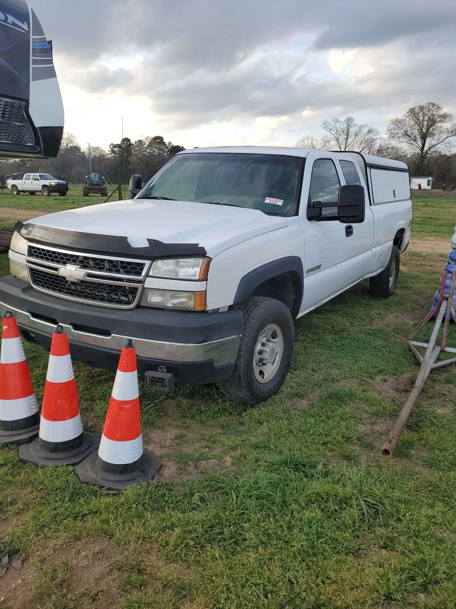 2006 Chevrolet 2500HD Equipment Image0