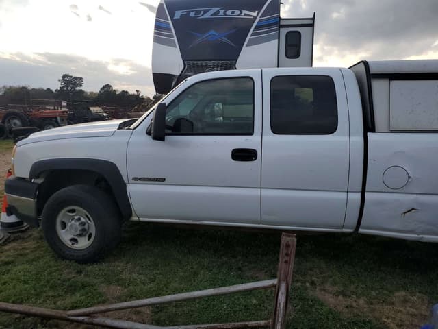 Image of Chevrolet 2500HD equipment image 1