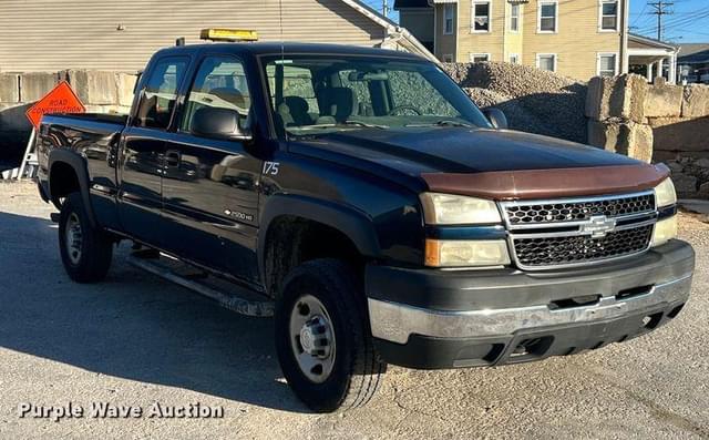 Image of Chevrolet 2500 equipment image 2