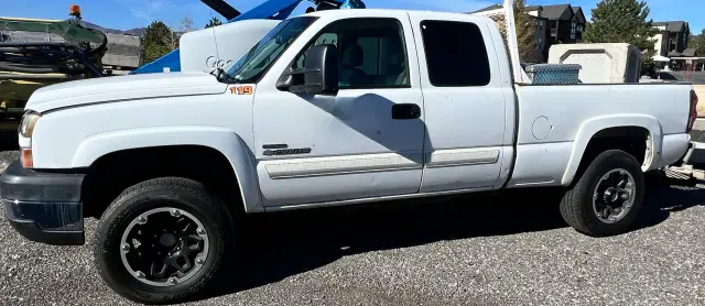 Image of Chevrolet 2500HD equipment image 4