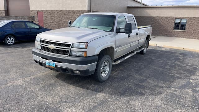 Image of Chevrolet 2500HD equipment image 3