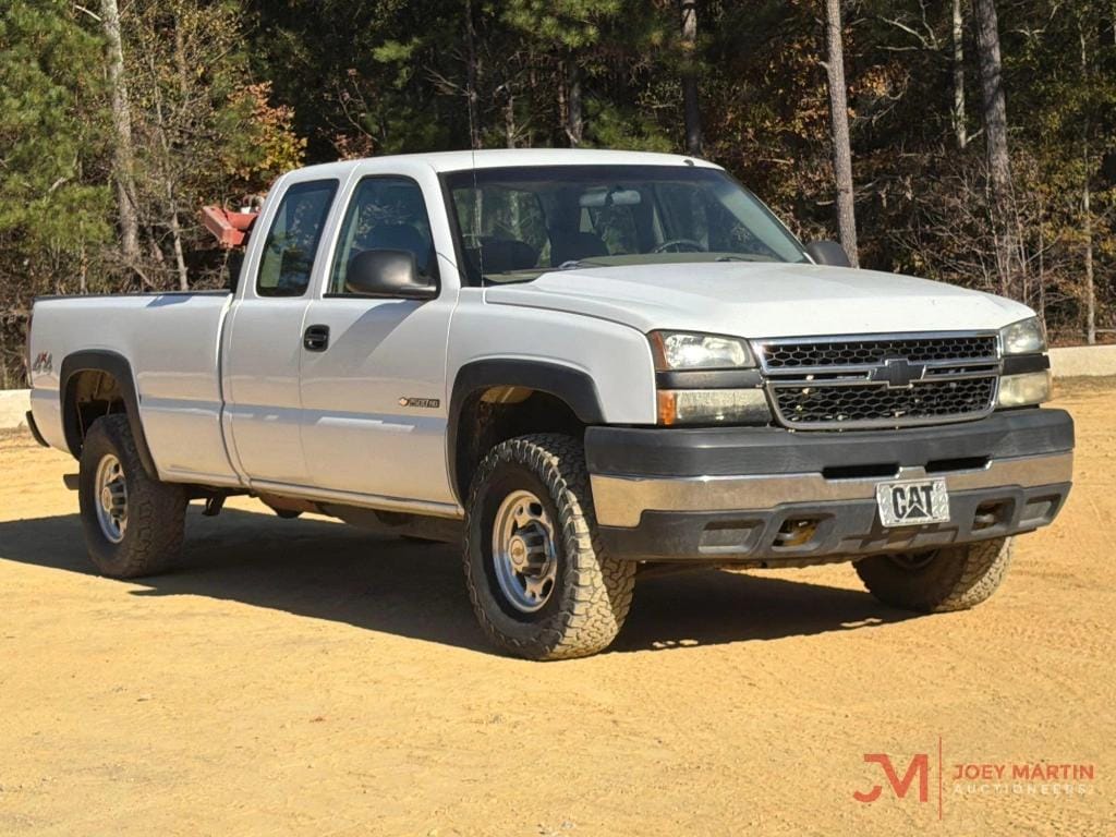 2006 Chevrolet 2500HD Equipment Image0