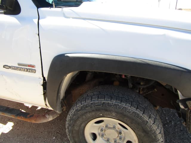 Image of Chevrolet 2500HD equipment image 4