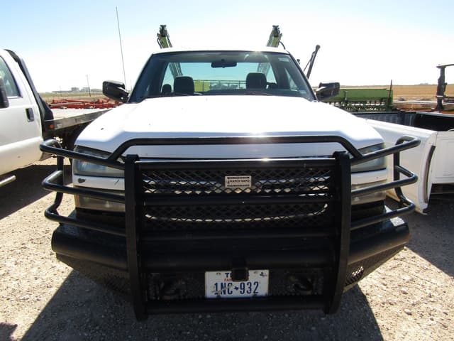 Image of Chevrolet 2500HD equipment image 2