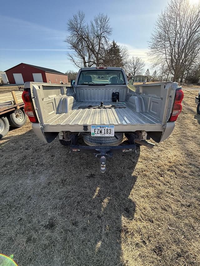 Image of Chevrolet 2500HD equipment image 4