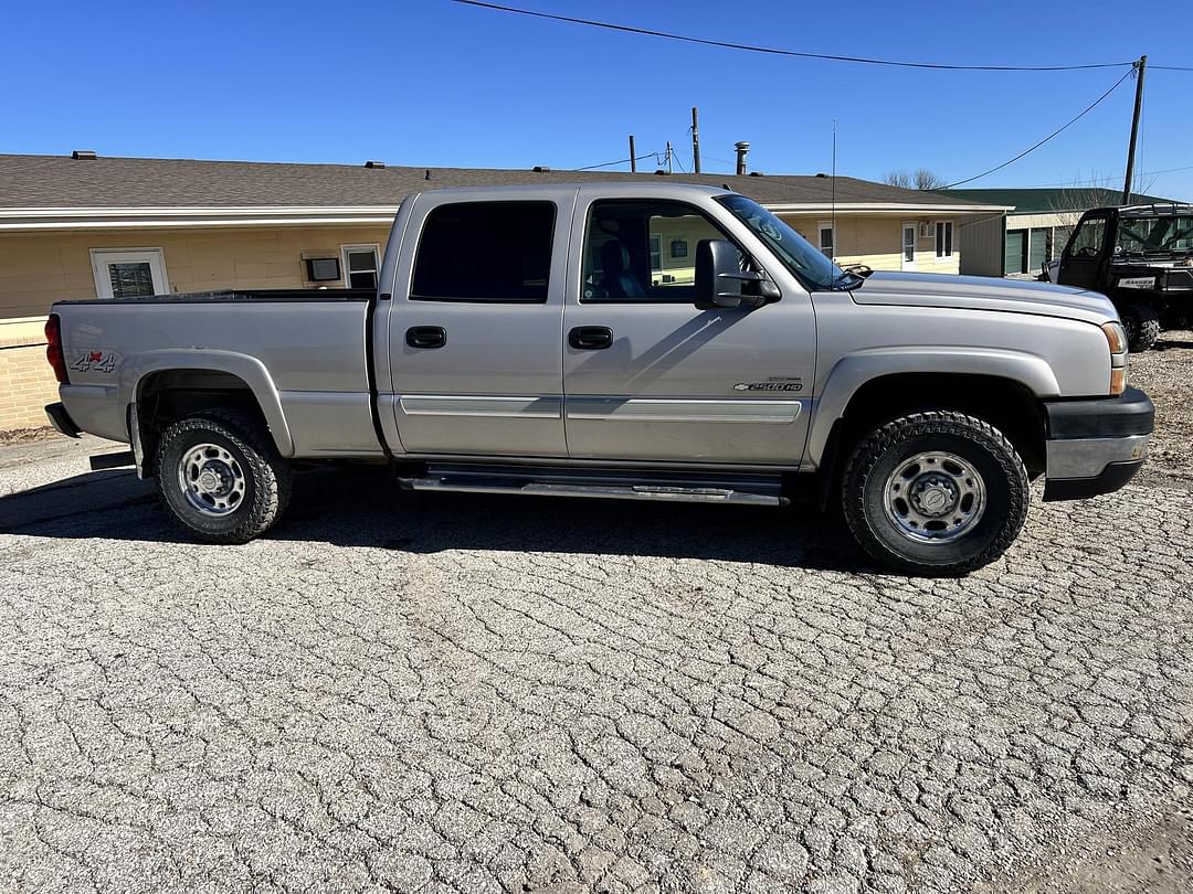 Image of Chevrolet 2500HD Primary image