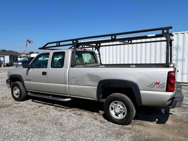 Image of Chevrolet 2500HD equipment image 1
