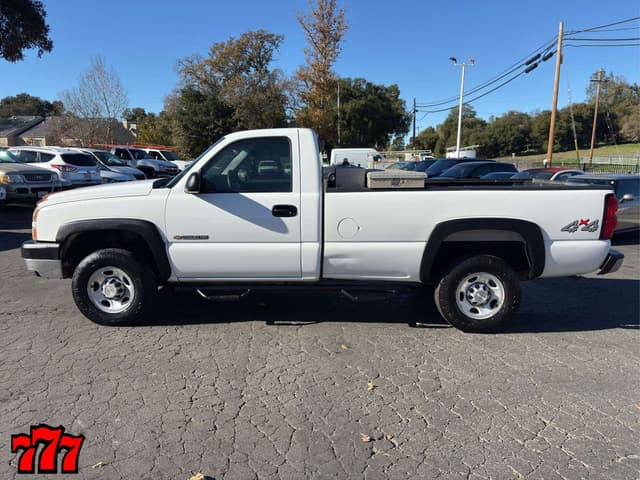 Image of Chevrolet 2500HD equipment image 2