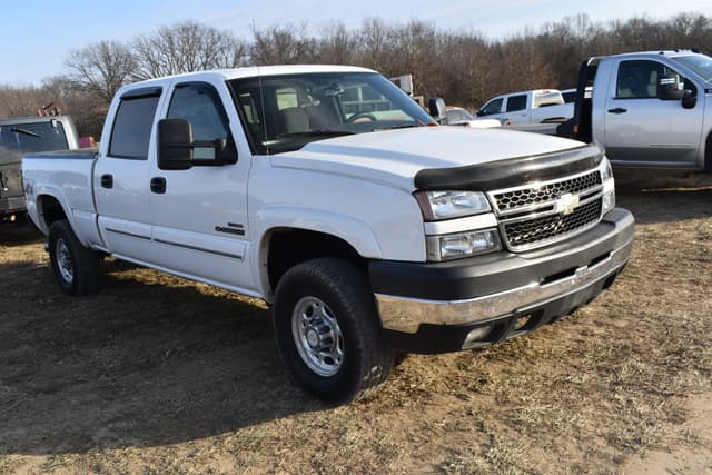Image of Chevrolet 2500HD equipment image 3