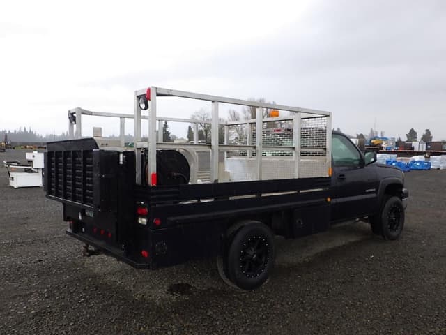 Image of Chevrolet 2500HD equipment image 4