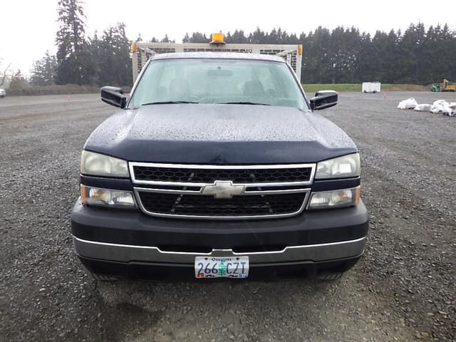 Image of Chevrolet 2500HD equipment image 1