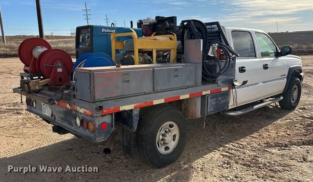 Image of Chevrolet 2500HD equipment image 4