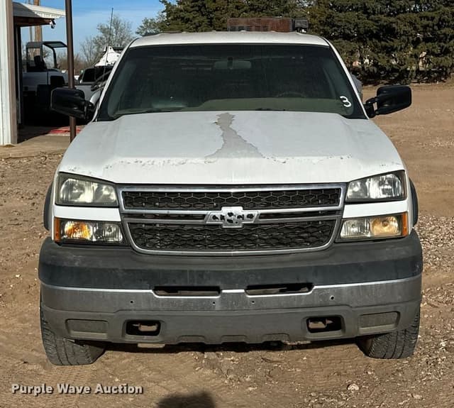 Image of Chevrolet 2500HD equipment image 1