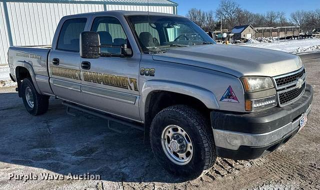 Image of Chevrolet 2500HD equipment image 2