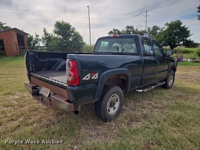 Image of Chevrolet 2500HD equipment image 4