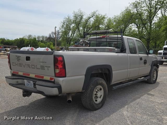 Image of Chevrolet 2500HD equipment image 4