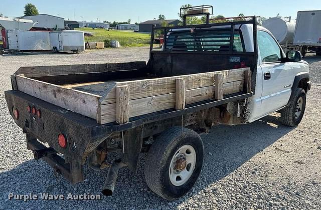 Image of Chevrolet 2500HD equipment image 4