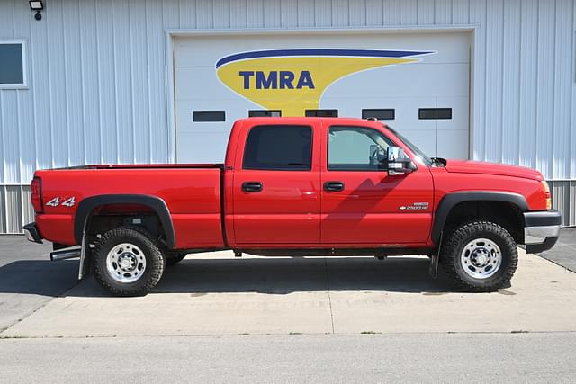 Image of Chevrolet 2500HD equipment image 1