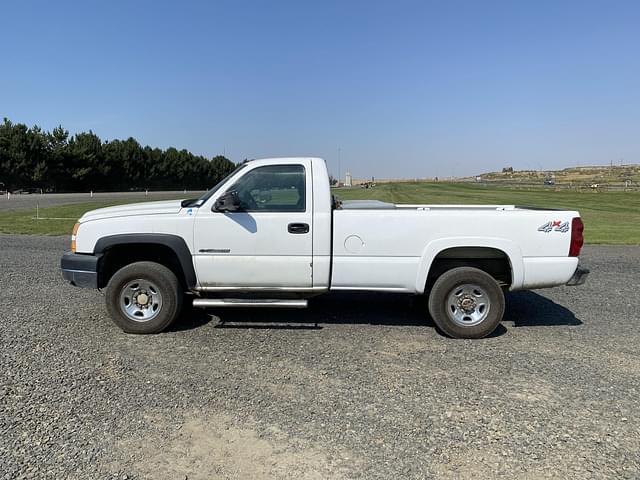 Image of Chevrolet 2500HD equipment image 1